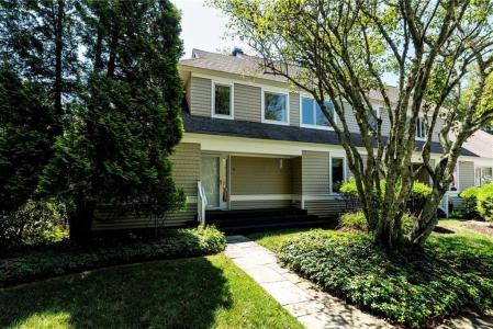 4 Polo Club Road, Narragansett, RI 02882, USA