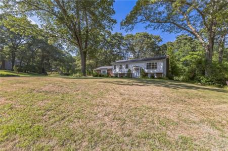 51 Whitman Drive, North Kingstown, Rhode Island 02852