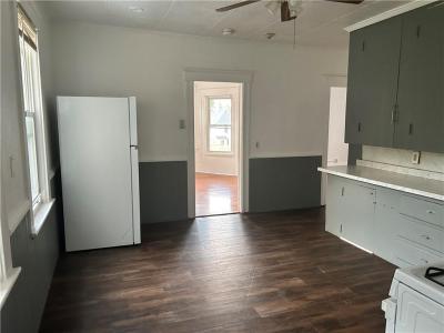 324 4 th Avenue 3F, Woonsocket, 羅德島州 02895, 美國