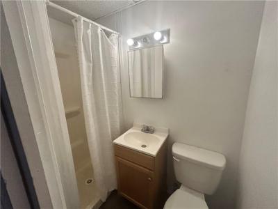 324 4 th Avenue 3F, Woonsocket, 羅德島州 02895, 美國