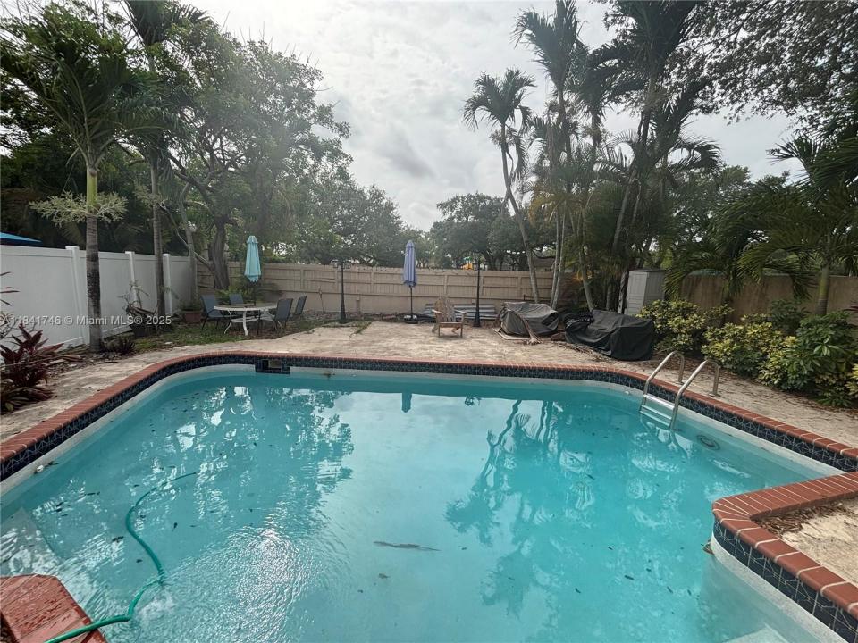 11391 SW 74th Ter, Miami, Florida 33173, USA