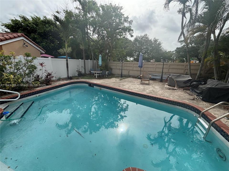 11391 SW 74th Ter, Miami, Florida 33173, USA