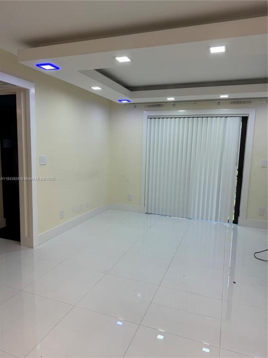 10024 Winding Lake Rd 102, Sunrise, Florida 33351, Estados Unidos