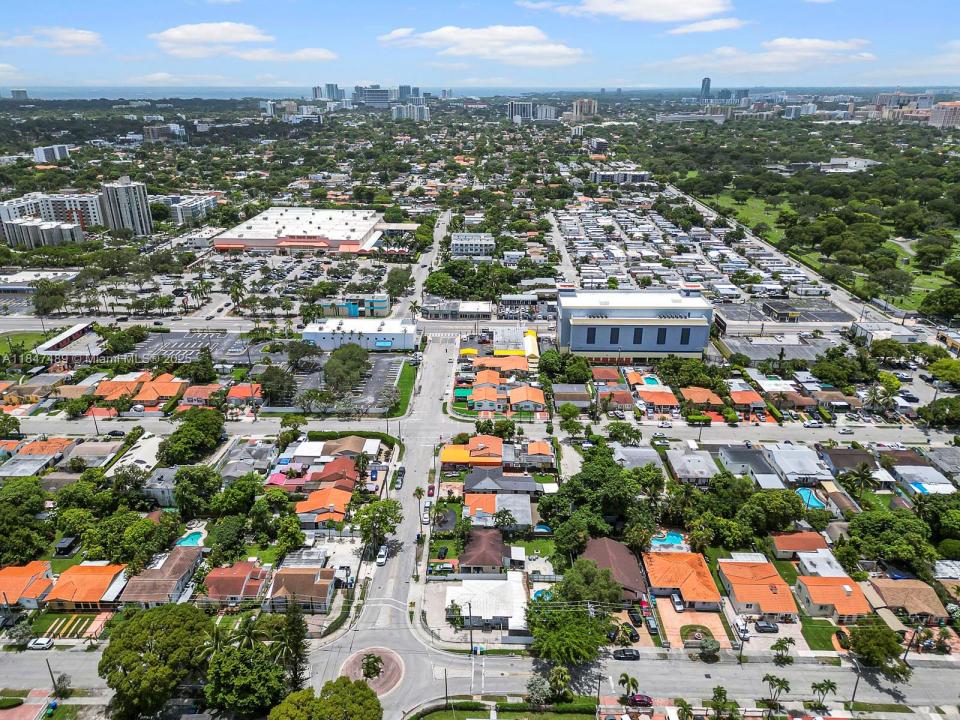 600 SW 31st Ave, Miami, Florida 33135, USA
