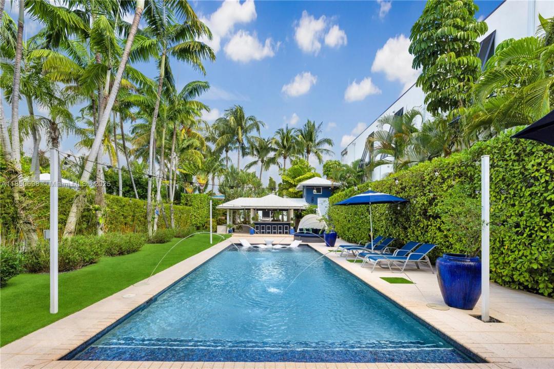 755 NE 77th Street, Miami, フロリダ 33136, アメリカ合衆国