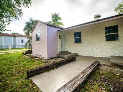 412 Columbus Pkwy 1-2, Hollywood, Florida 33021, USA
