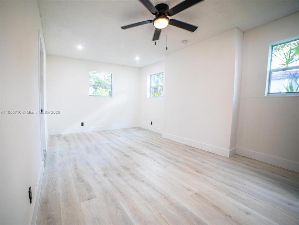 412 Columbus Pkwy 1-2, Hollywood, Флорида 33021, Соединенные Штаты