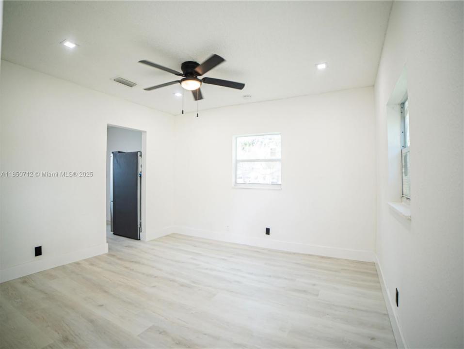 412 Columbus Pkwy 2-2, Hollywood, Флорида 33021, Соединенные Штаты