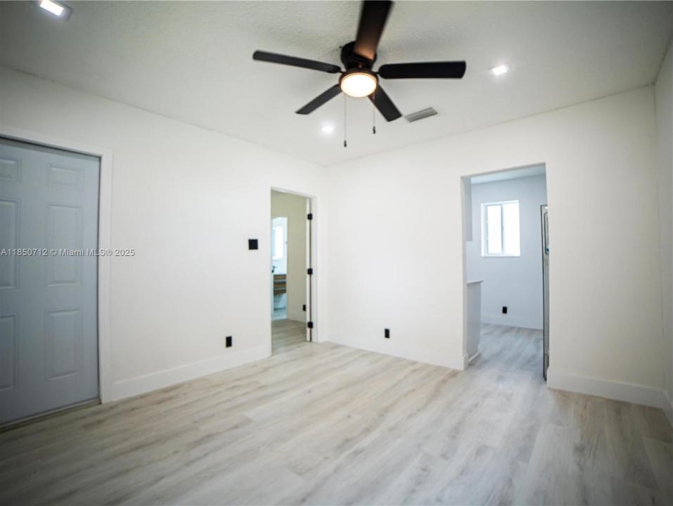 412 Columbus Pkwy 2-2, Hollywood, Флорида 33021, Соединенные Штаты