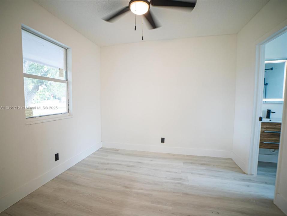 412 Columbus Pkwy 2-2, Hollywood, Флорида 33021, Соединенные Штаты
