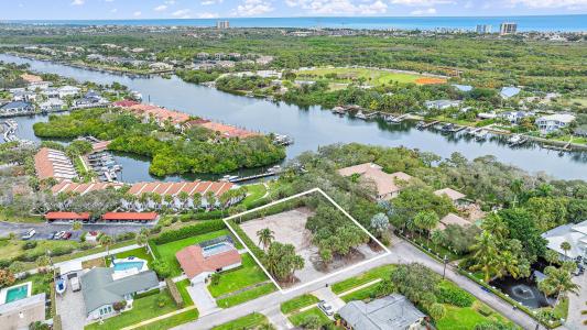 2267 Windsor Road, Palm Beach Gardens, Florida 33410