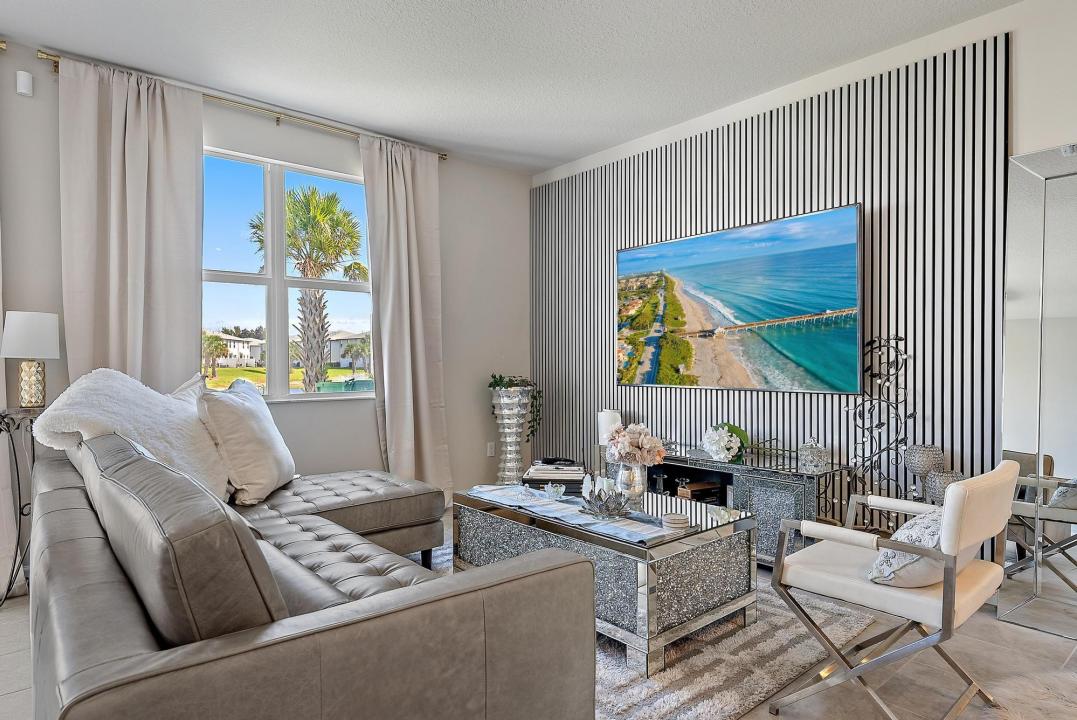 5646 Enclave Drive, Mangonia Park, Flórida 33407, Estados Unidos