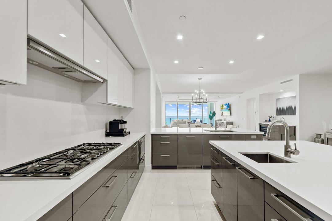 5000 N Ocean Drive 302, Singer Island, Florida 33404