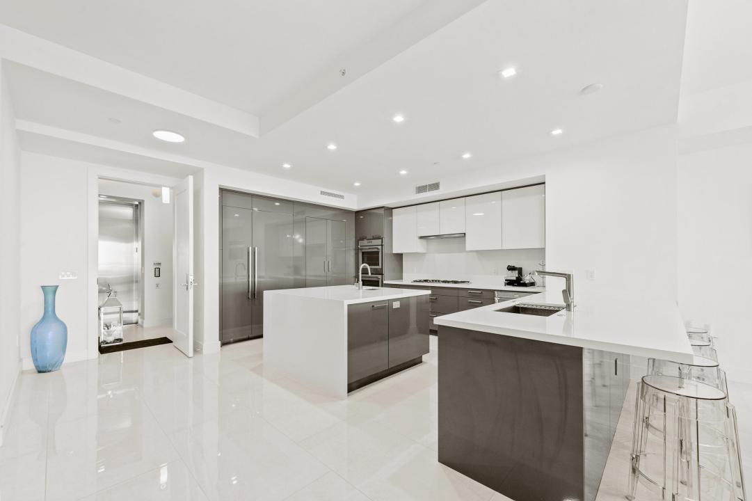 5000 N Ocean Drive 302, Singer Island, Florida 33404