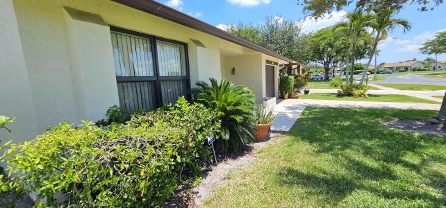 3298 Shadow Wood Drive, Greenacres, Florida 33463