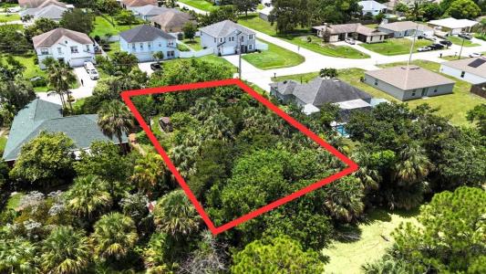 171 SW Glenwood Dr, Port St Lucie, Florida 34984