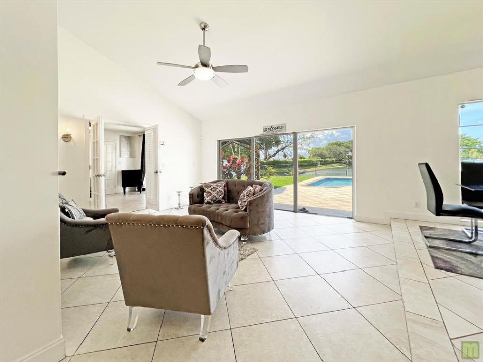 4975 NW 6th St, Coconut Creek, Flórida 33063, Estados Unidos