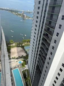 488 NE 18th St 3204, Miami, Florida 33132, USA