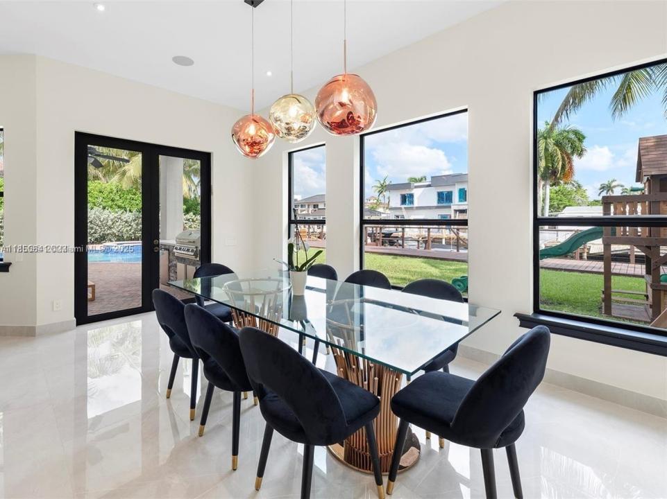 1031 Harbor Ct, Hollywood, Florida 33019
