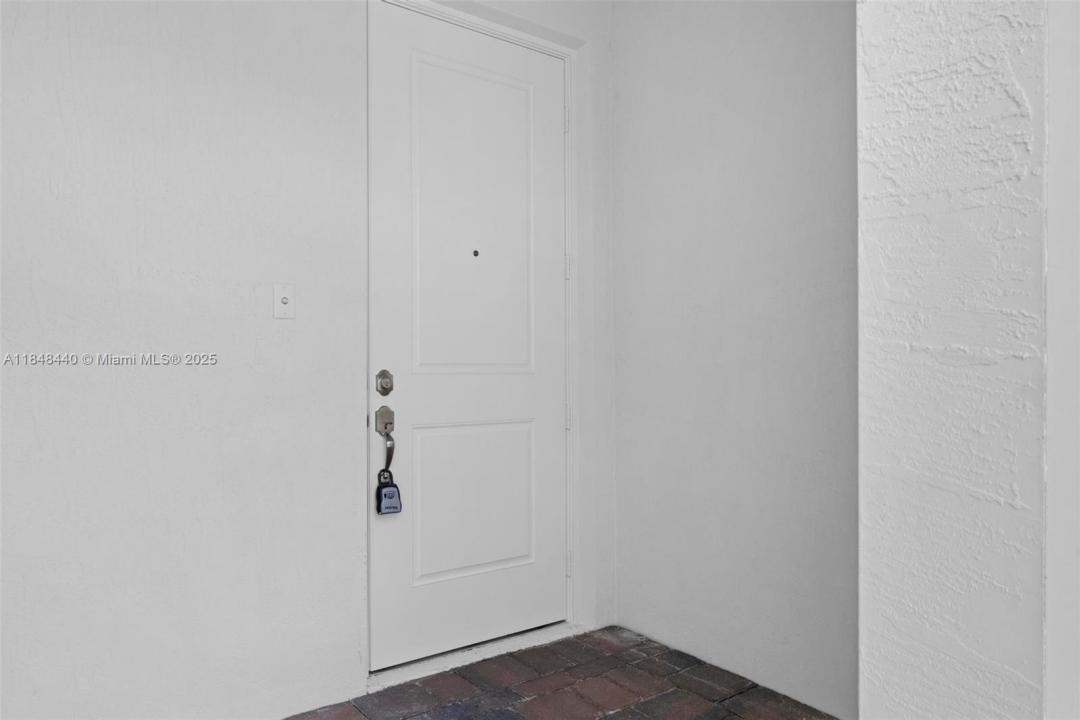 13351 SW 274th St B, Unincorporated Dade County, Florida 33032