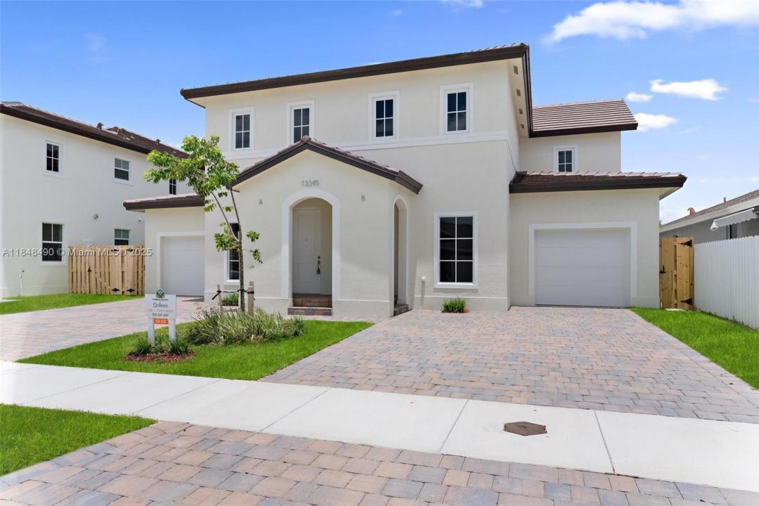 13345 SW 274th St B, Unincorporated Dade County, Florida 33032