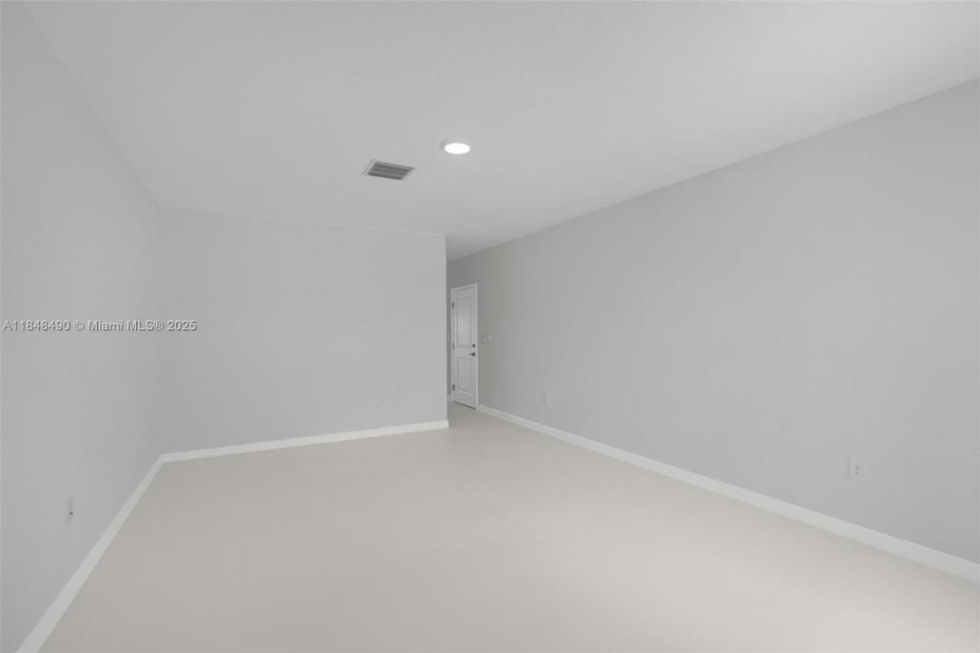 13345 SW 274th St B, Unincorporated Dade County, Florida 33032