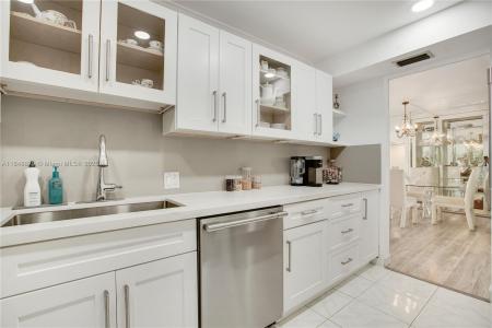 20301 W Country Club Drive 526, Aventura, Florida 33180, USA
