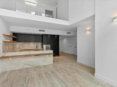 92 SW 3rd St 704, Miami, Florida 33130, USA