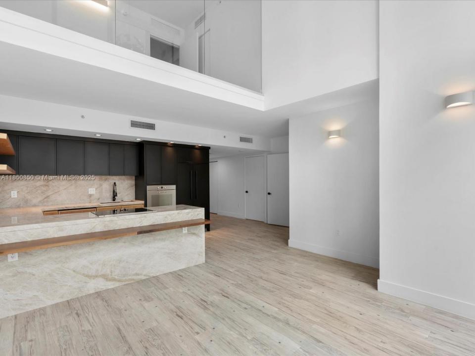 92 SW 3rd St 704, Miami, 佛罗里达州 33130, 美国