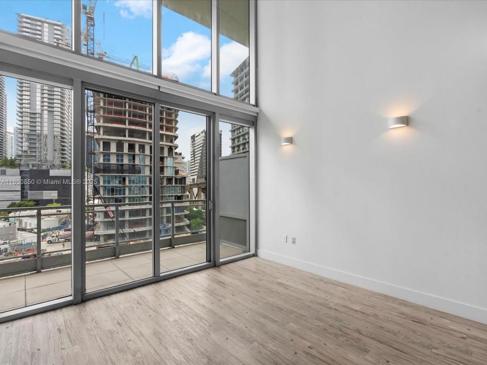92 SW 3rd St 704, Miami, 佛罗里达州 33130, 美国