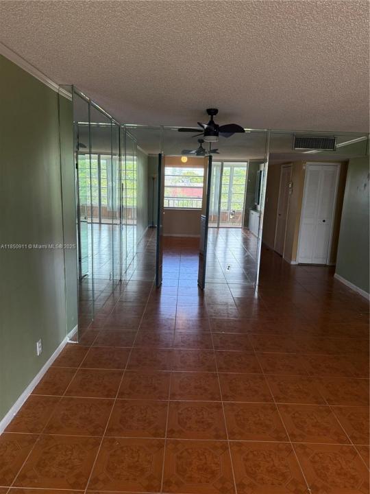 3001 NW 48th Ave 444, Lauderdale Lakes, Florida 33313, Stati Uniti