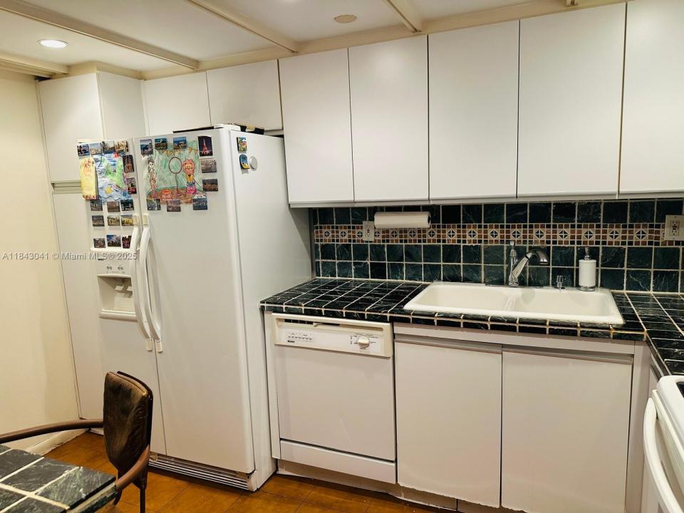 4000 Towerside Ter 1503, Miami, Флорида 33138, Соединенные Штаты