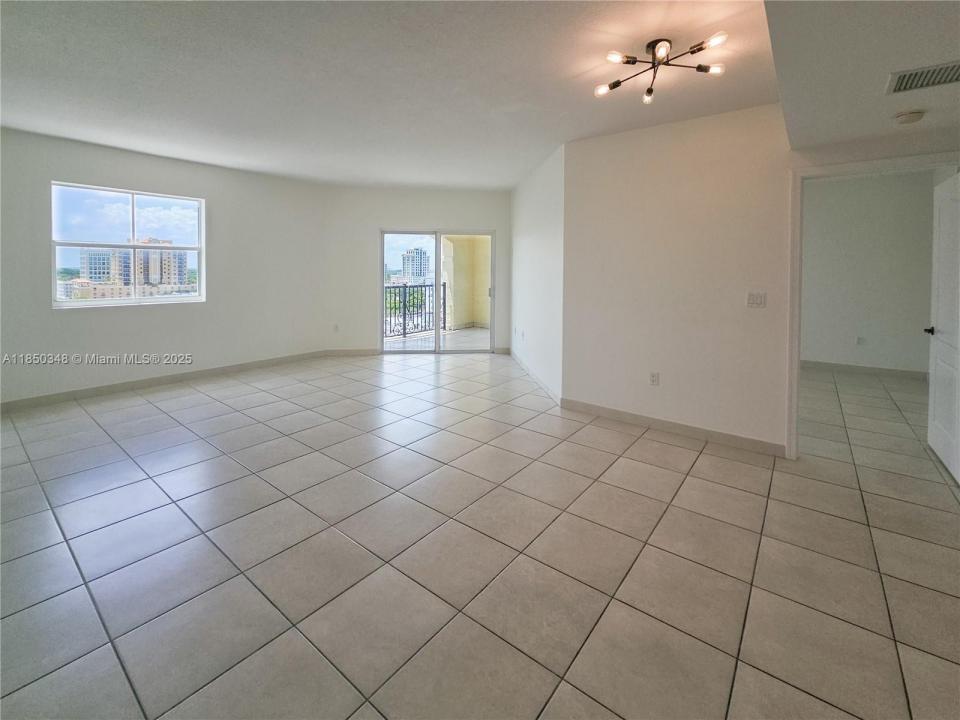 1627 SW 37th Ave 803, Miami, Florida 33145, Estados Unidos