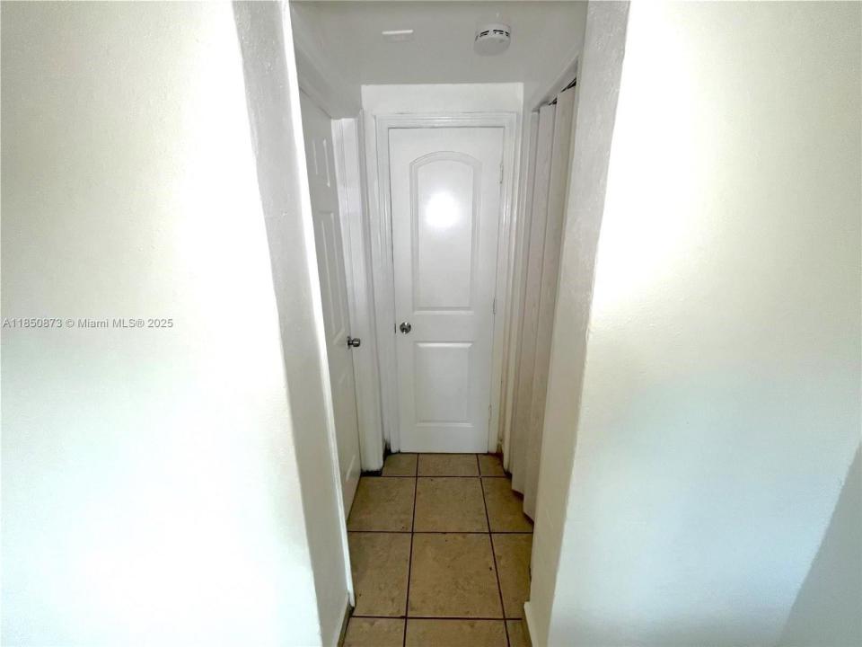 420 NW 10th St 31, Miami, Florida 33136, USA