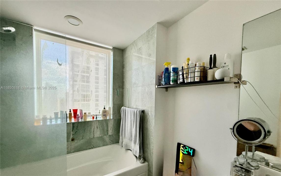 1050 Brickell Ave 3110, Miami, Florida 33131, Stati Uniti