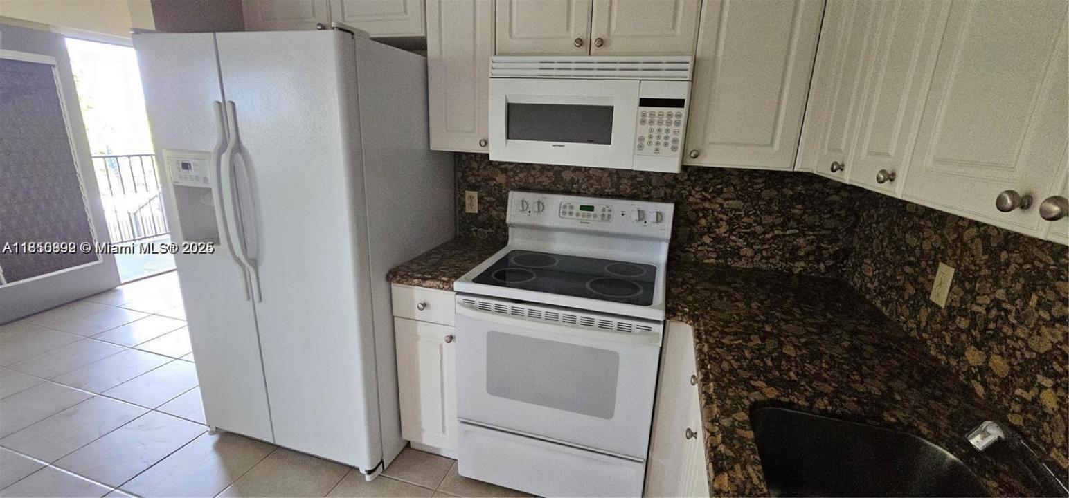 251 SW 132 Way 417H, Pembroke Pines, פלורידה 33027, ארצות הברית של אמריקה 
