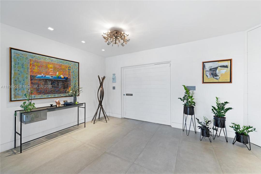 2070 NE 194th Ter, North Miami Beach, フロリダ 33179, アメリカ合衆国