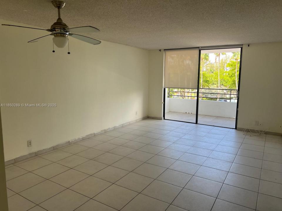 500 Three Islands Blvd M16, Hallandale Beach, Florida 33009, Stati Uniti