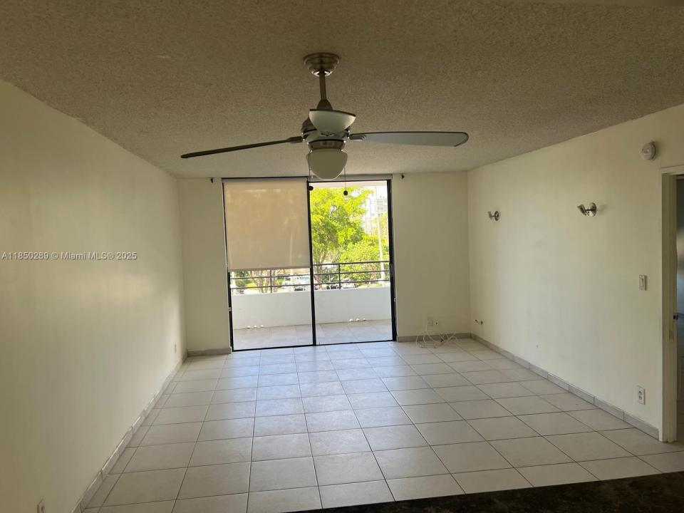 500 Three Islands Blvd M16, Hallandale Beach, Florida 33009, Stati Uniti