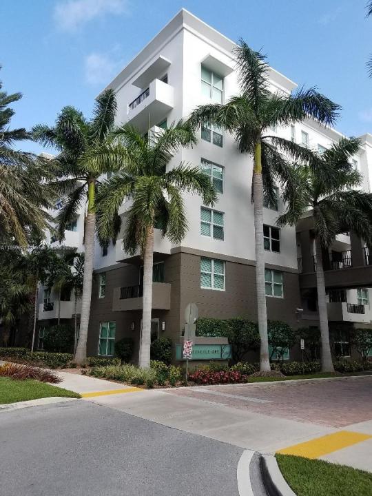 2421 NE 65th St 403, Fort Lauderdale, Floride 33308, États-Unis