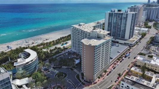 2899 Collins Ave PH F, Miami Beach, Florida 33140, USA