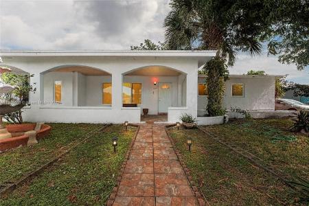 17915 NW 43rd Ct, Miami Gardens, Florida 33055, USA