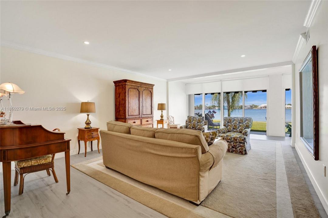 2160 Ibis Isle Rd 0030, Palm Beach, Florida 33480, USA