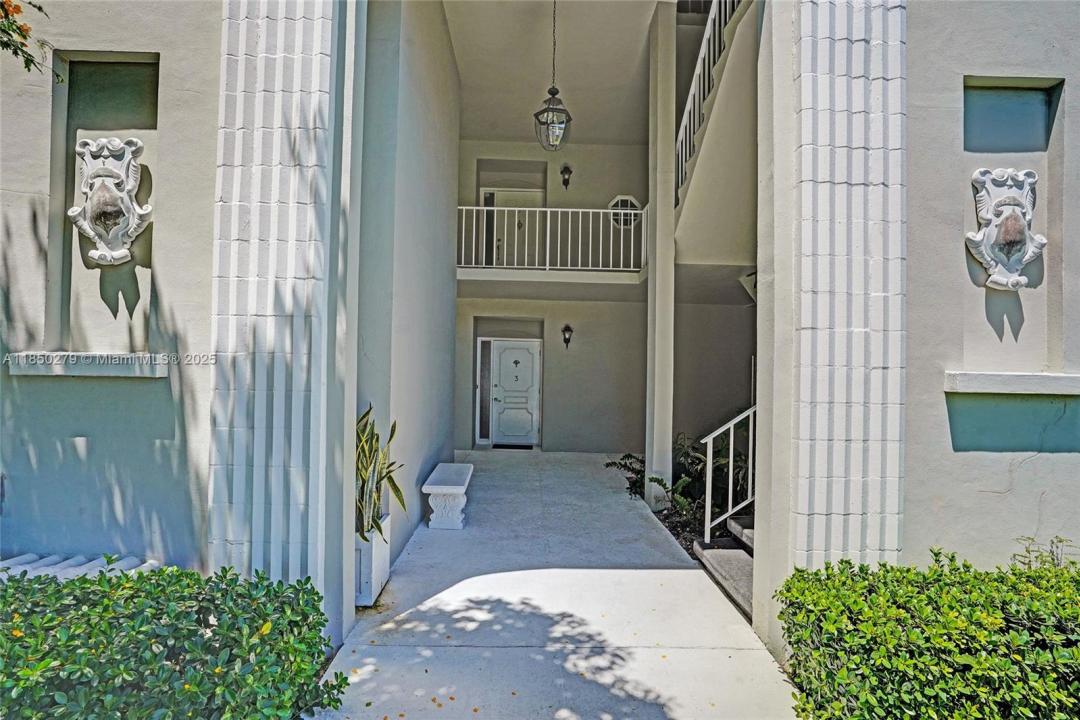 2160 Ibis Isle Rd 0030, Palm Beach, Florida 33480, USA