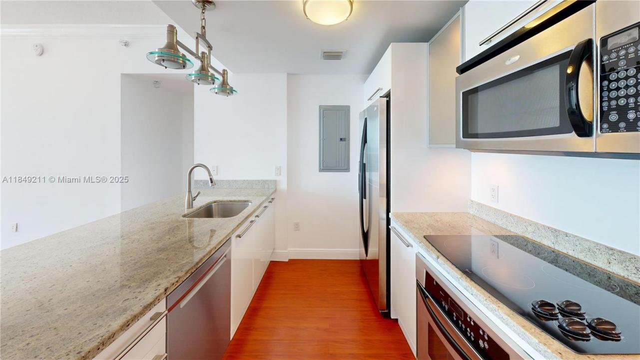 185 SW 7th St 4102, Miami, Florida 33130