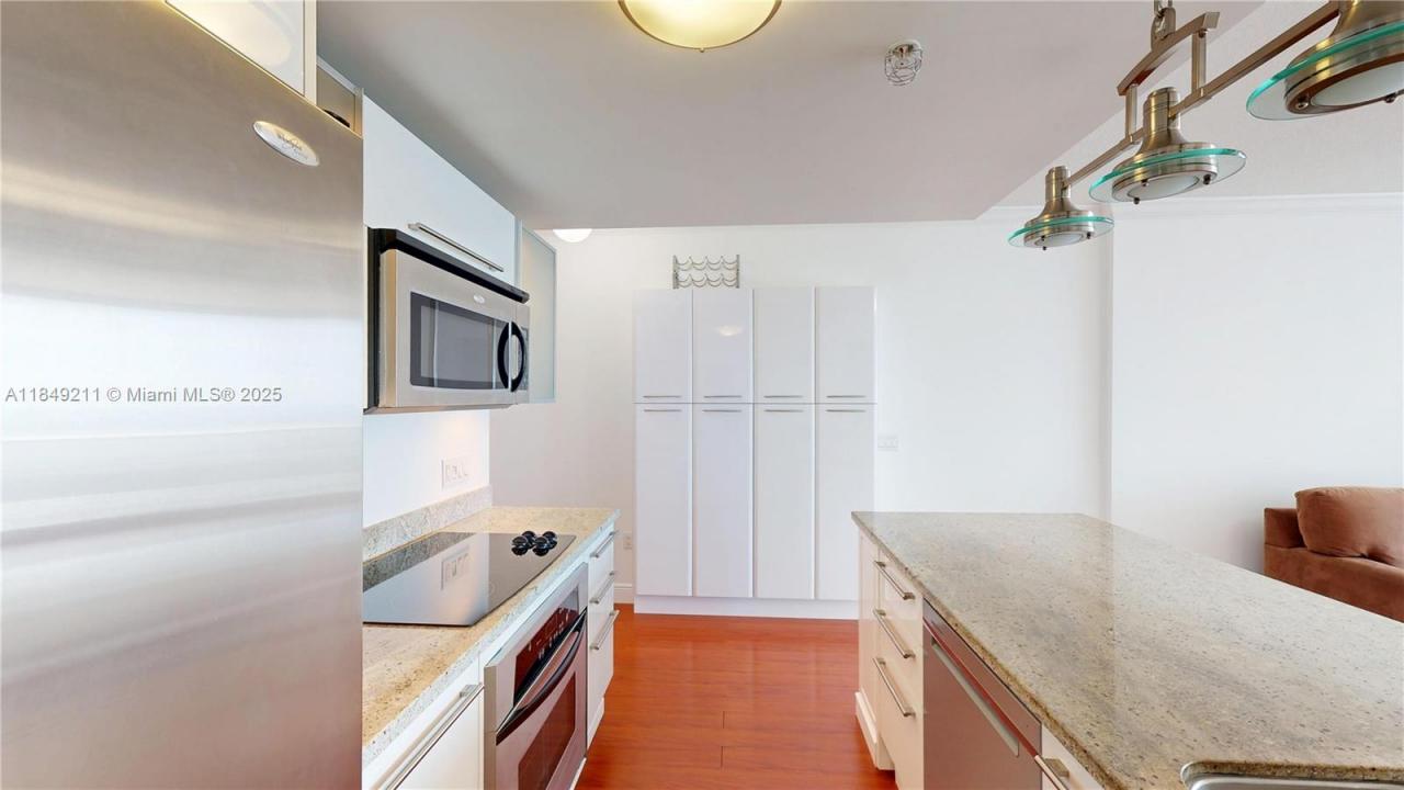 185 SW 7th St 4102, Miami, Florida 33130