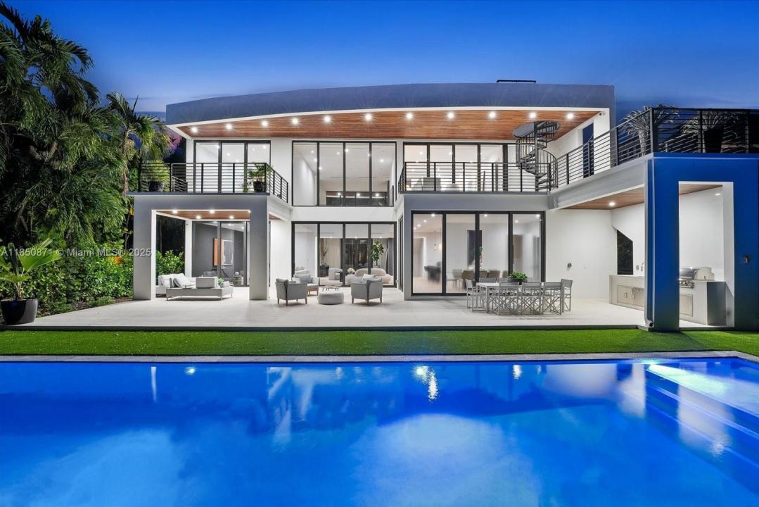 112 W Palm Midway, Miami Beach, フロリダ 33139, アメリカ合衆国