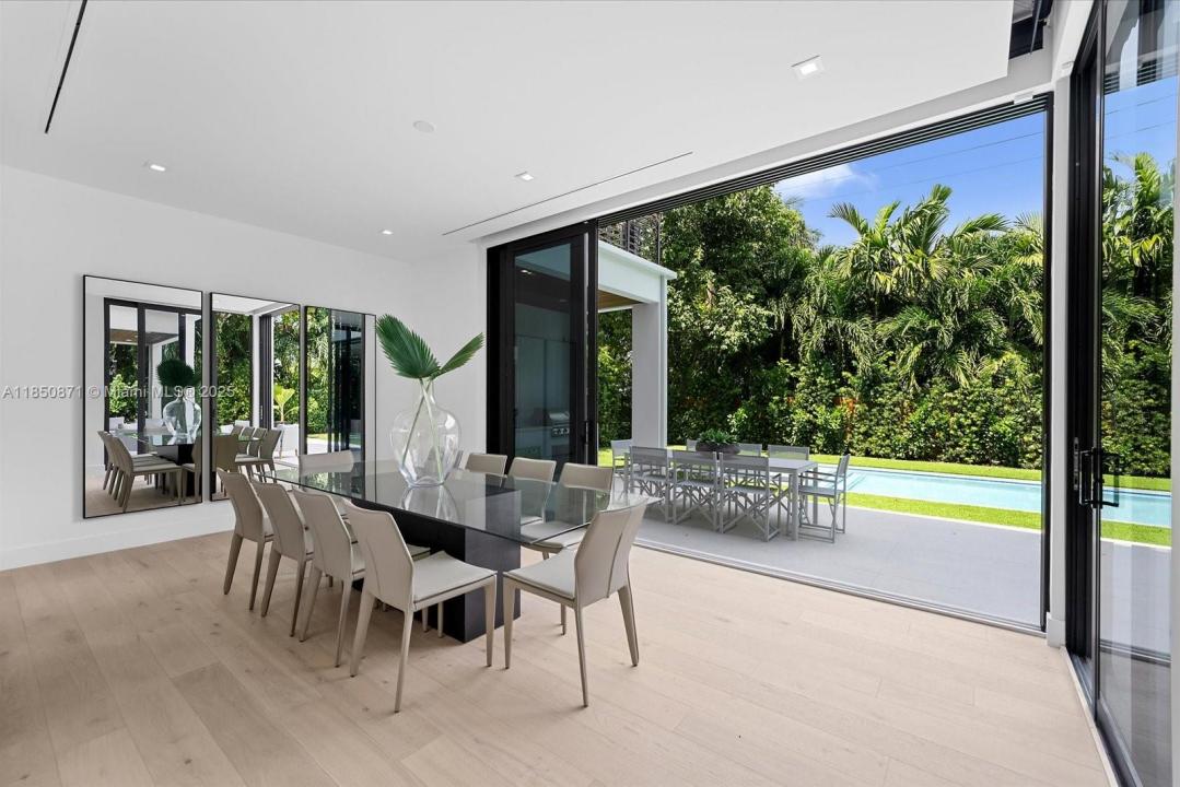 112 W Palm Midway, Miami Beach, フロリダ 33139, アメリカ合衆国