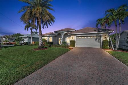 5212 SW 8TH CT, Cape Coral, Florida 33914, USA