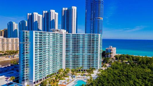 100 Bayview Dr 224, Sunny Isles Beach, Florida 33160, USA
